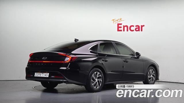 Hyundai Sonata 2022 — photo 2