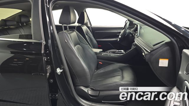 Hyundai Sonata 2022 — photo 12