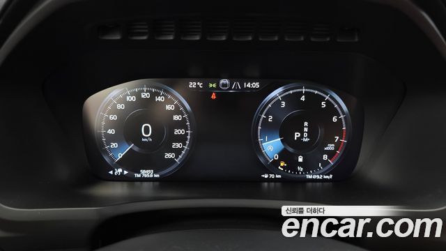 Volvo XC90 2021 — photo 11