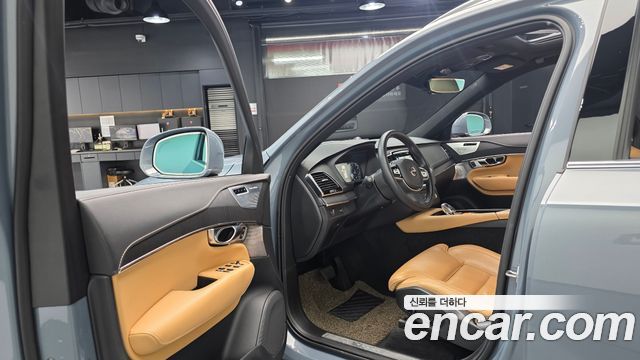 Volvo XC90 2021 — photo 13