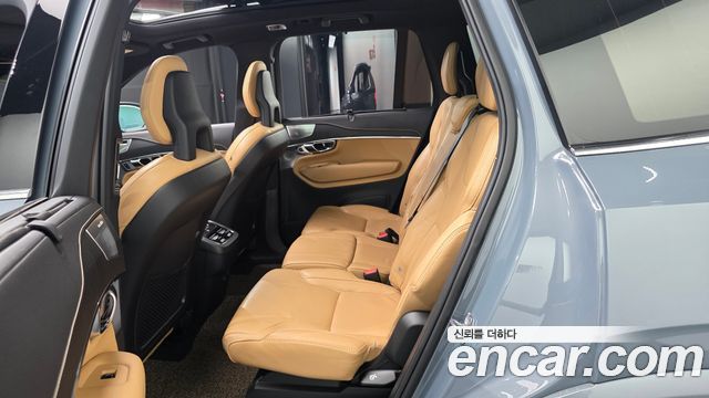 Volvo XC90 2021 — photo 18