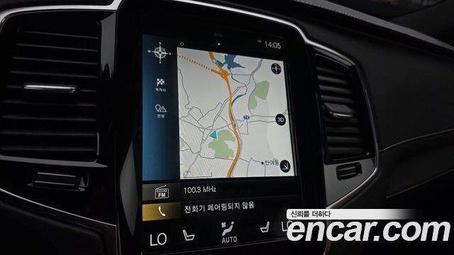 Volvo XC90 2021 — photo 20