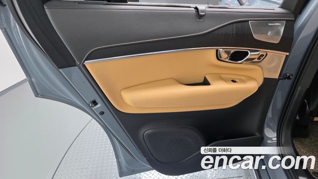 Volvo XC90 2021 — photo 15