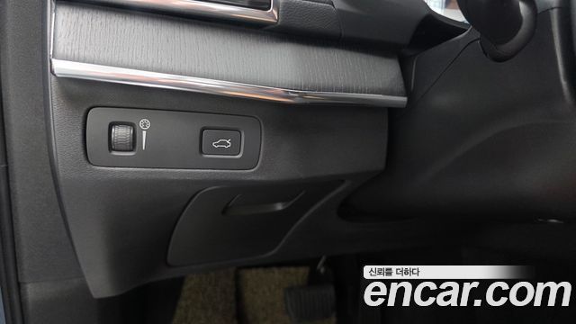 Volvo XC90 2021 — photo 32