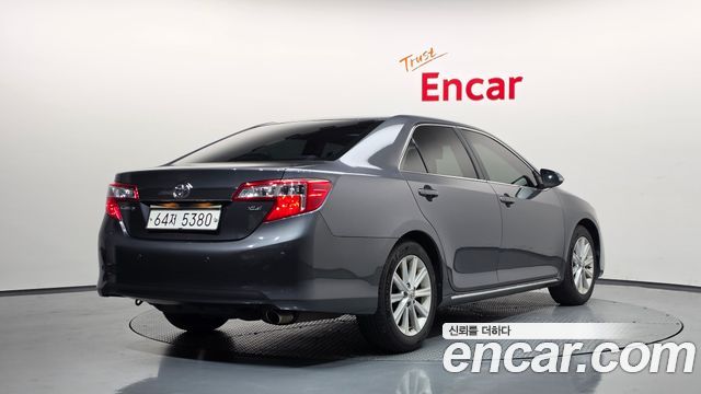 Toyota Camry 2012 — photo 2