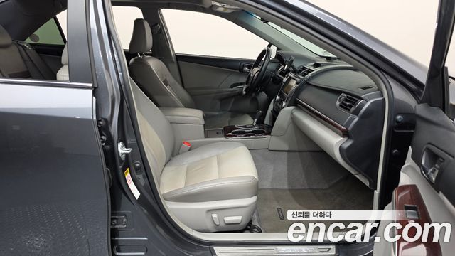 Toyota Camry 2012 — photo 11