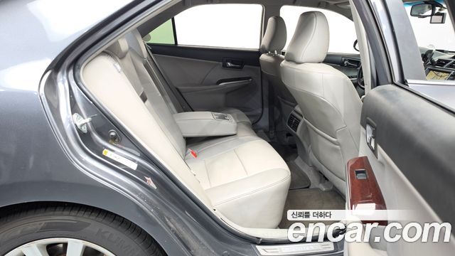 Toyota Camry 2012 — photo 12