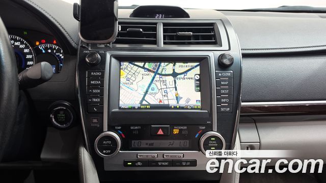 Toyota Camry 2012 — photo 13