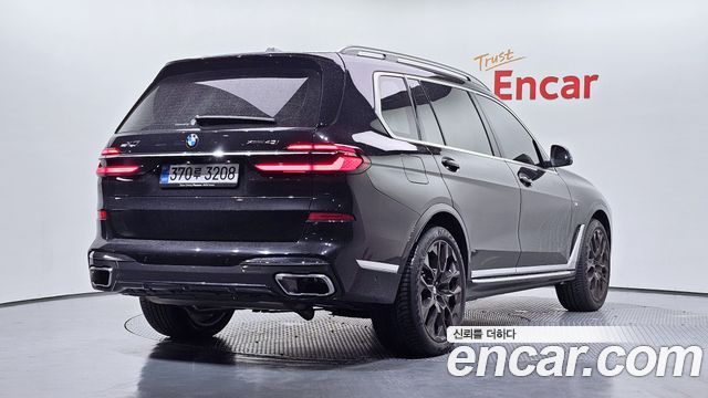 BMW X7 2026 — photo 2