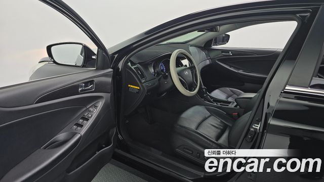 Hyundai Sonata 2013 — photo 13