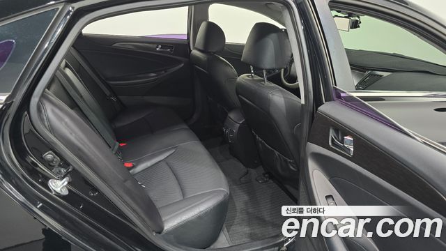 Hyundai Sonata 2013 — photo 17