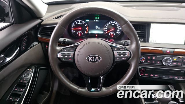 Kia K7 2017 — photo 19