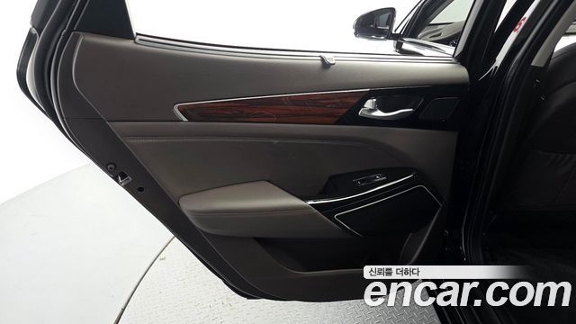 Kia K7 2017 — photo 15