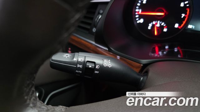Kia K7 2017 — photo 35