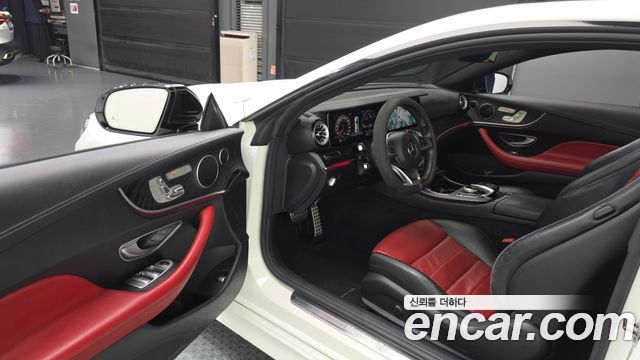 Mercedes-Benz E-Class 2017 — photo 10