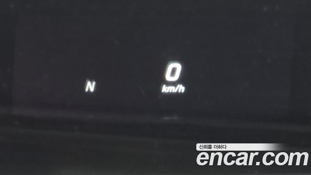 Mercedes-Benz E-Class 2017 — photo 16