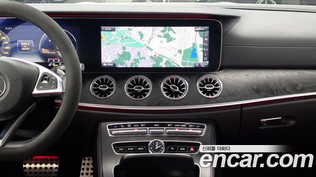 Mercedes-Benz E-Class 2017 — photo 19