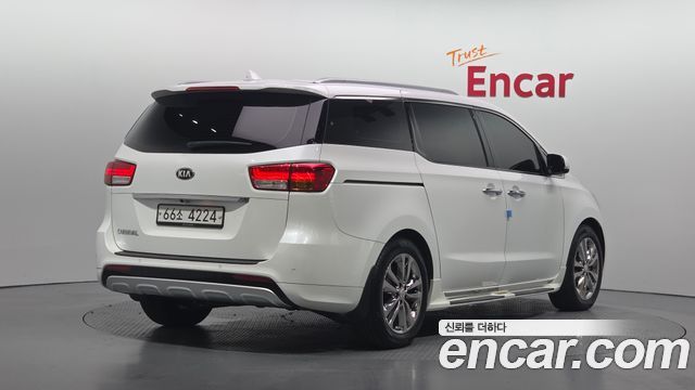 Kia Canival 2018 — photo 2
