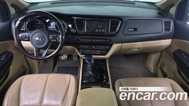 Kia Canival 2018 — photo 7