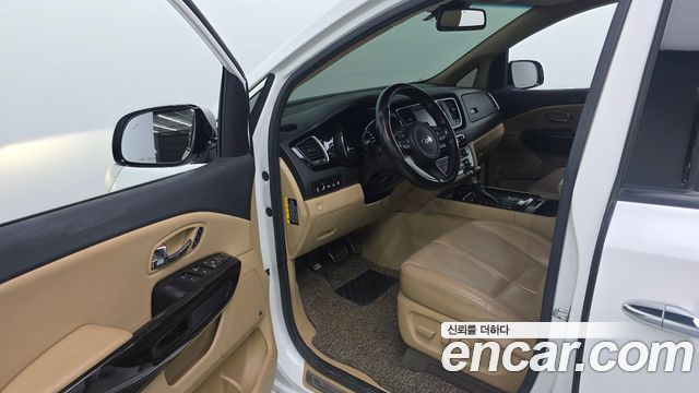 Kia Canival 2018 — photo 10