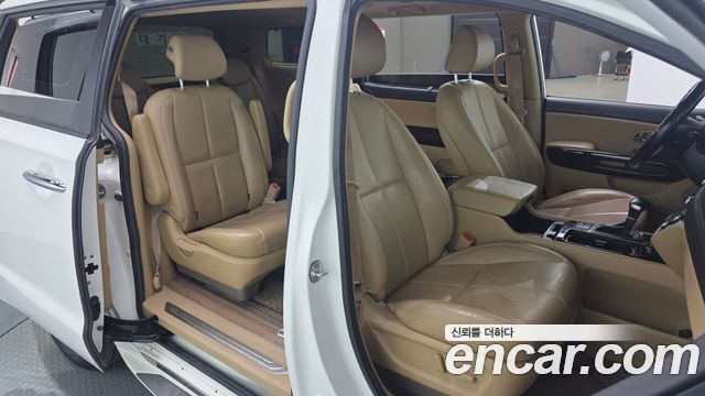 Kia Canival 2018 — photo 11