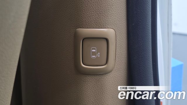 Kia Canival 2018 — photo 16