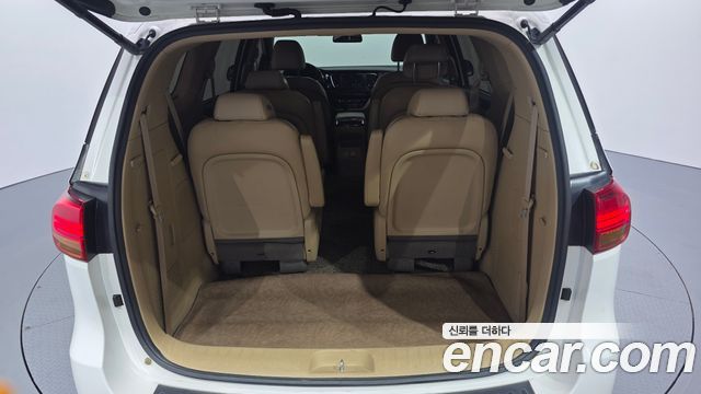 Kia Canival 2018 — photo 19