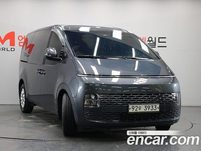 Hyundai Staria 2022 — photo 2
