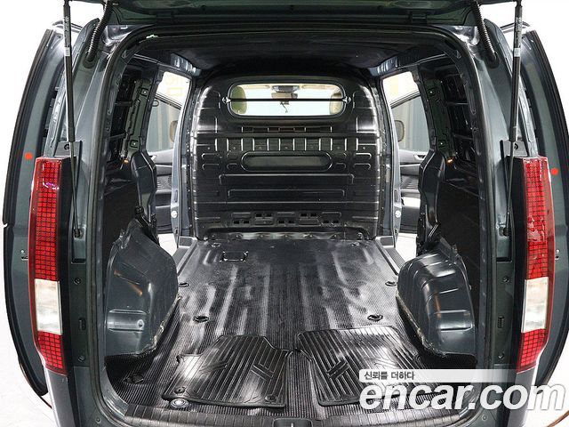 Hyundai Staria 2022 — photo 18