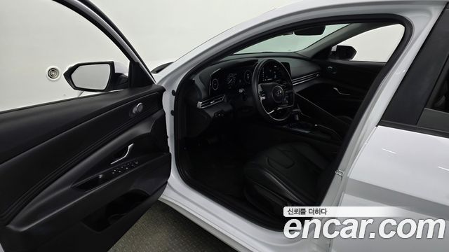 Hyundai AVANTE 2023 — photo 13
