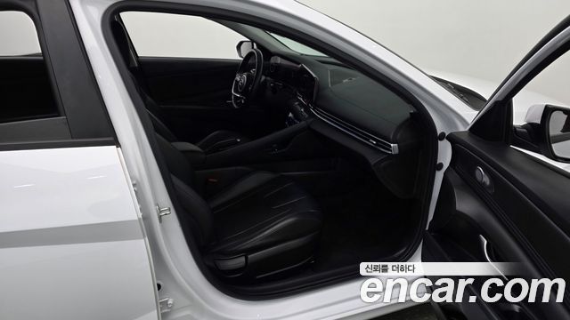 Hyundai AVANTE 2023 — photo 17
