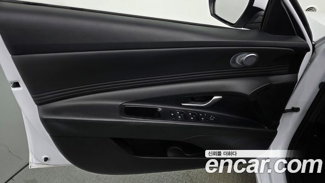 Hyundai AVANTE 2023 — photo 14