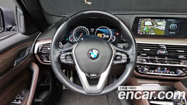 BMW 5-Series 2018 — photo 12