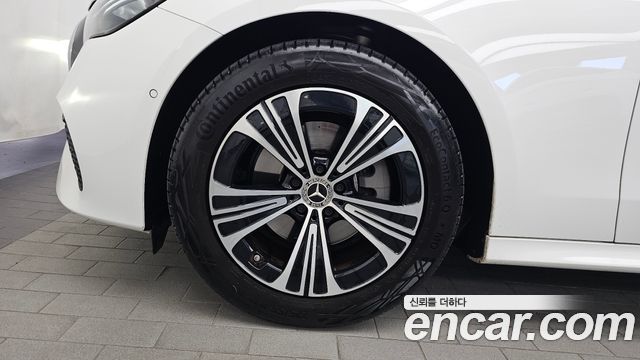 Mercedes-Benz E-Class 2026 — photo 5