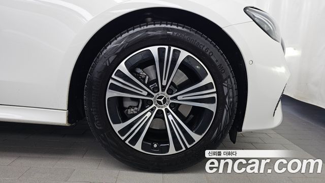 Mercedes-Benz E-Class 2026 — photo 7