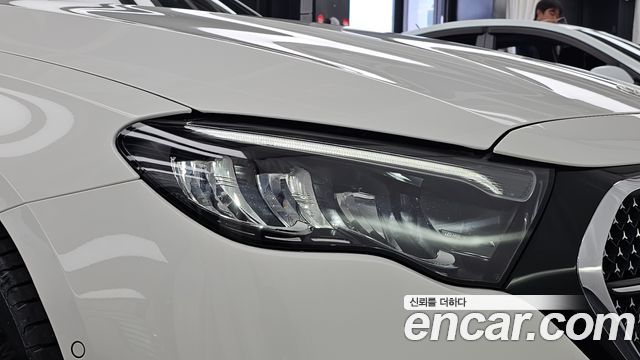 Mercedes-Benz E-Class 2026 — photo 8