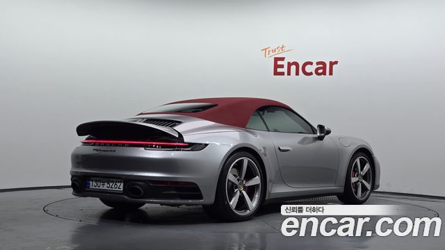 Porsche 911 2022 — photo 2