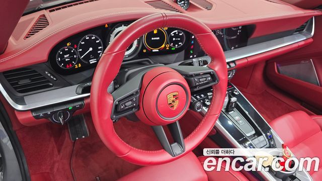 Porsche 911 2022 — photo 16