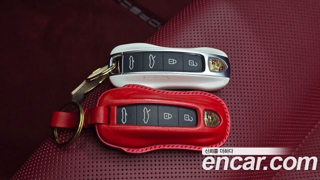 Porsche 911 2022 — photo 18