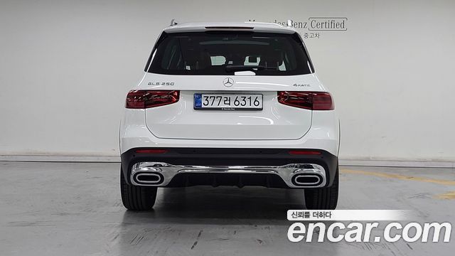 Mercedes-Benz GLB-Class 2026 — photo 4