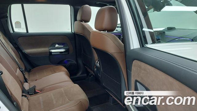 Mercedes-Benz GLB-Class 2026 — photo 10