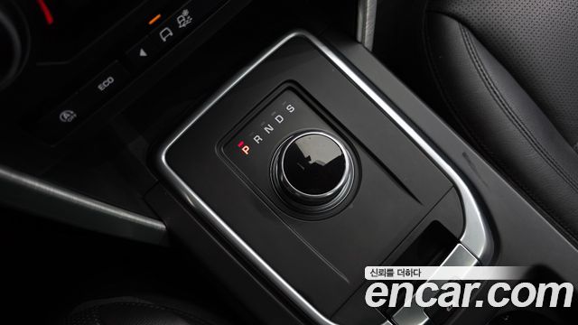 Land Rover Discovery Sport 2018 — photo 12