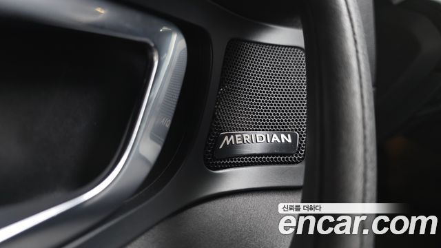 Land Rover Discovery Sport 2018 — photo 25