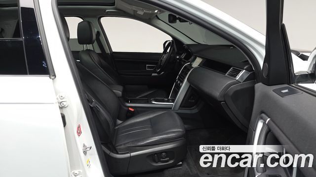 Land Rover Discovery Sport 2018 — photo 16