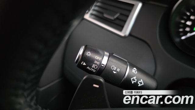 Land Rover Discovery Sport 2018 — photo 32