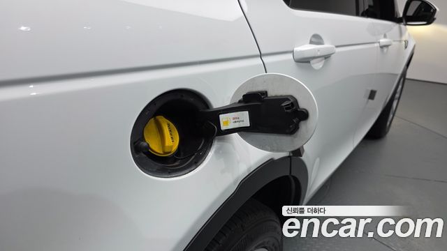 Land Rover Discovery Sport 2018 — photo 33