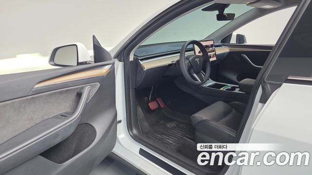 Tesla Model Y 2024 — photo 10
