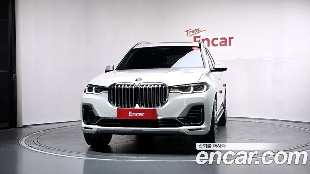 BMW X7 2021 — photo 3