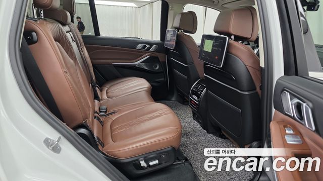 BMW X7 2021 — photo 17