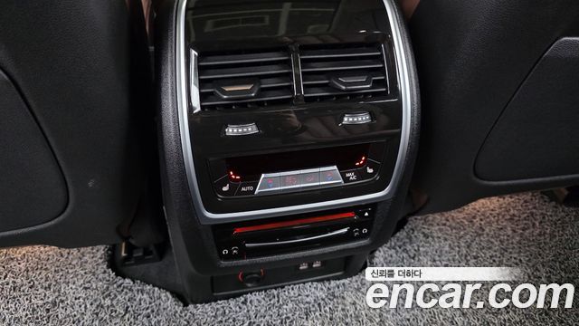 BMW X7 2021 — photo 24